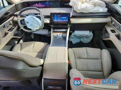 Zdjęcie 8 z 12 samochodu: 2024 LINCOLN NAUTILUS RESERVE VIN:5LMPJ8KAXRJ878177 - miniatura