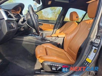 Zdjęcie 7 z 12 samochodu: 2018 BMW 330 XI VIN:WBA8D9C57JEM33528 - miniatura