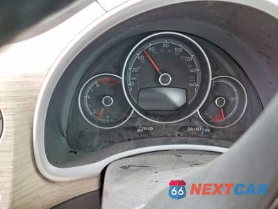 Zdjęcie 9 z 12 samochodu: 2018 VOLKSWAGEN BEETLE S VIN:3VW5DAAT2JM505199 - miniatura
