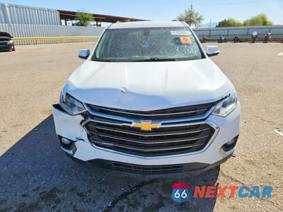 Piąte zdjęcie samochodu w środku: 2021 CHEVROLET TRAVERSE LT VIN:1GNERHKW5MJ179672 - miniatura