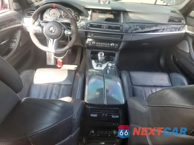 Zdjęcie 8 z 12 samochodu: 2015 BMW M5 VIN:WBSFV9C54FD594335 - miniatura