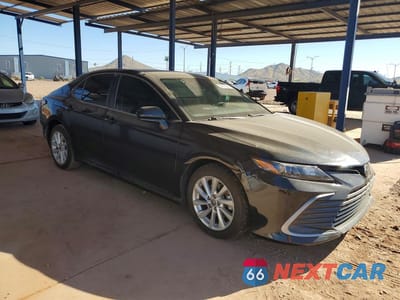Czwarte zdjęcie samochodu z boku: 2022 TOYOTA CAMRY LE VIN:4T1C11AK0NU689761 - miniatura