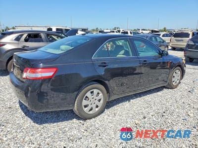 Trzecie zdjęcie samochodu z tyłu: 2011 TOYOTA CAMRY LE VIN:4T4BF3EK8BR142077 - miniatura