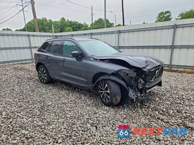 Czwarte zdjęcie samochodu z boku: 2024 VOLVO XC60 PLUS VIN:YV4L12RL3R1774993 - miniatura