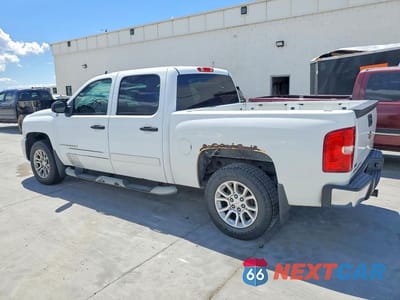 Drugie zdjęcie samochodu z przodu: 2008 CHEVROLET SILVERADO K1500 VIN:2GCEK133681305742 - miniatura