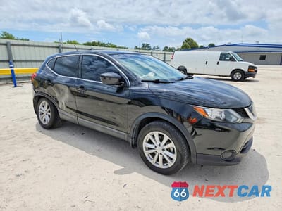 Czwarte zdjęcie samochodu z boku: 2018 NISSAN ROGUE SPORT S VIN:JN1BJ1CP1JW161267 - miniatura