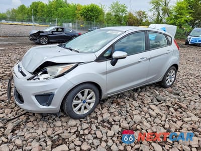 2013 FORD FIESTA SE 3FADP4EJ8DM150405 - główne zdjęcie licytacji z USA - miniatura