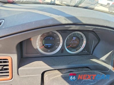 Zdjęcie 9 z 13 samochodu: 2011 VOLVO XC70 3.2 VIN:YV4952BZ8B1099452 - miniatura