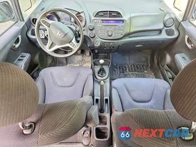 Zdjęcie 8 z 12 samochodu: 2013 HONDA FIT SPORT VIN:JHMGE8G59DC053718 - miniatura