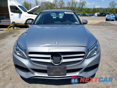 Piąte zdjęcie samochodu w środku: 2015 MERCEDES-BENZ C 300 4MATIC VIN:55SWF4KB5FU057902 - miniatura