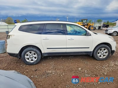 Trzecie zdjęcie samochodu z tyłu: 2015 CHEVROLET TRAVERSE LS VIN:1GNKRFED6FJ316784 - miniatura