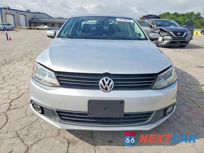 Piąte zdjęcie samochodu w środku: 2014 VOLKSWAGEN JETTA SEL VIN:3VWL17AJ3EM404132 - miniatura