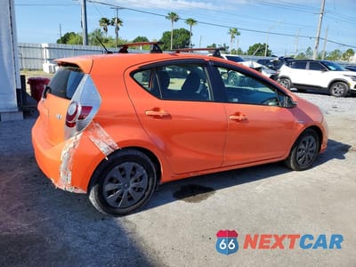 Trzecie zdjęcie samochodu z tyłu: 2013 TOYOTA PRIUS C TWO VIN:JTDKDTB37D1058354 - miniatura