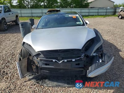 Piąte zdjęcie samochodu w środku: 2017 TESLA MODEL S VIN:5YJSA1E18HF199213 - miniatura