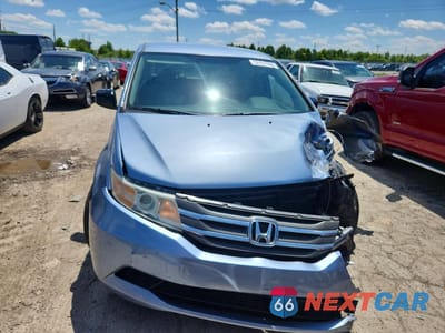 Piąte zdjęcie samochodu w środku: 2013 HONDA ODYSSEY EX VIN:5FNRL5H47DB042157 - miniatura