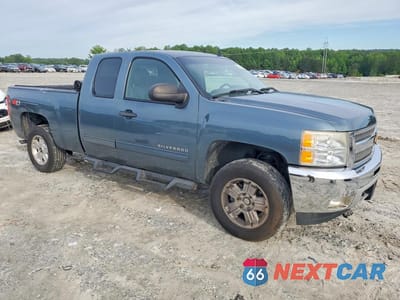 Czwarte zdjęcie samochodu z boku: 2013 CHEVROLET SILVERADO K1500 LT VIN:1GCRKSE74DZ273852 - miniatura