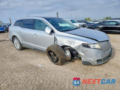Czwarte zdjęcie samochodu z boku: 2010 LINCOLN MKT VIN:2LMHJ5AR8ABJ30456 - miniatura