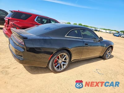 Trzecie zdjęcie samochodu z tyłu: 2025 DODGE CHARGER DAYTONA SCAT PACK VIN:2C3CDBDK3SR547477 - miniatura