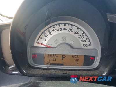 Zdjęcie 9 z 12 samochodu: 2012 SMART FORTWO PURE VIN:WMEEJ3BA1CK574384 - miniatura