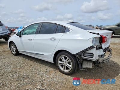 Drugie zdjęcie samochodu z przodu: 2018 CHEVROLET CRUZE LT VIN:1G1BE5SM5J7240167 - miniatura