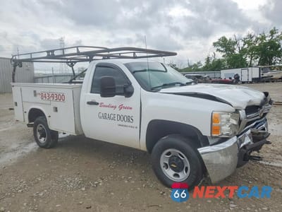 Czwarte zdjęcie samochodu z boku: 2008 CHEVROLET SILVERADO C3500 VIN:1GBHC34KX8E129759 - miniatura