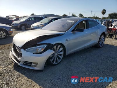 2013 TESLA MODEL S 5YJSA1CP0DFP22306 - główne zdjęcie licytacji z USA - miniatura