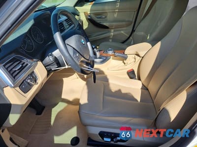 Zdjęcie 7 z 12 samochodu: 2016 BMW 320 XI VIN:WBA8E5G58GNU19274 - miniatura