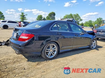 Trzecie zdjęcie samochodu z tyłu: 2012 MERCEDES-BENZ C 300 4MATIC VIN:WDDGF8BB0CR197011 - miniatura