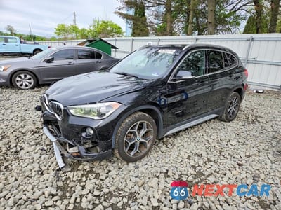 2017 BMW X1 XDRIVE28I WBXHT3C38H5F72150 - główne zdjęcie licytacji z USA - miniatura