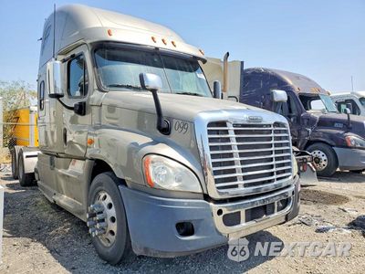 2013 FREIGHTLINER CASCADIA SEMI TRUCK 3AKJGLDR6DSFG2138 - główne zdjęcie licytacji z USA - miniatura