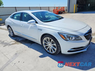 Czwarte zdjęcie samochodu z boku: 2017 BUICK LACROSSE PREMIUM VIN:1G4ZR5SS5HU205709 - miniatura