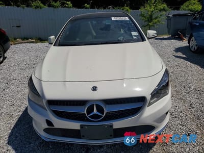 Piąte zdjęcie samochodu w środku: 2018 MERCEDES-BENZ CLA 250 4MATIC VIN:WDDSJ4GB1JN543209 - miniatura