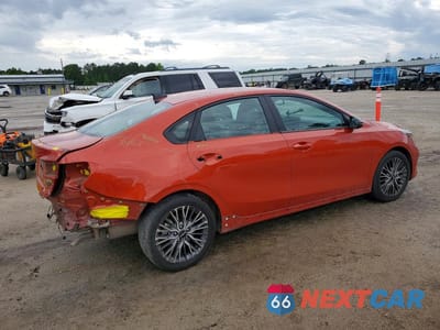 Trzecie zdjęcie samochodu z tyłu: 2023 KIA FORTE GT LINE VIN:3KPF54AD0PE652185 - miniatura