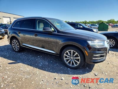 Czwarte zdjęcie samochodu z boku: 2017 AUDI Q7 PREMIUM PLUS VIN:WA1LAAF70HD033986 - miniatura