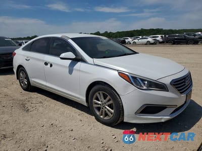 Czwarte zdjęcie samochodu z boku: 2017 HYUNDAI SONATA SE VIN:5NPE24AF1HH514271 - miniatura