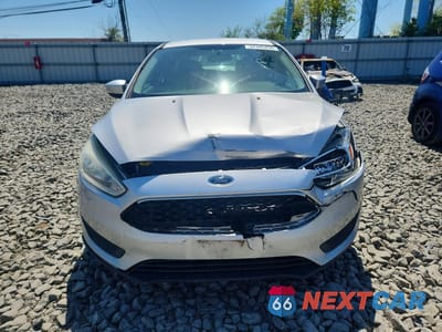 Piąte zdjęcie samochodu w środku: 2016 FORD FOCUS SE VIN:1FADP3K23GL282954 - miniatura