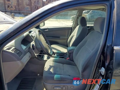 Zdjęcie 7 z 12 samochodu: 2005 TOYOTA CAMRY LE VIN:4T1BE32K05U023574 - miniatura