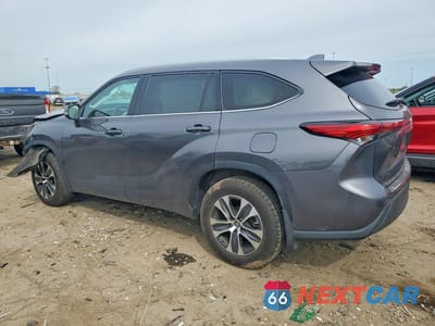 Drugie zdjęcie samochodu z przodu: 2022 TOYOTA HIGHLANDER XLE VIN:5TDGZRBH0NS238284 - miniatura