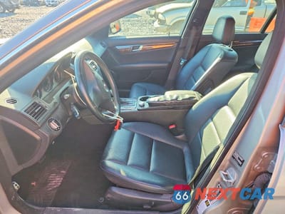 Zdjęcie 7 z 12 samochodu: 2009 MERCEDES-BENZ C 300 VIN:WDDGF54X59F233762 - miniatura