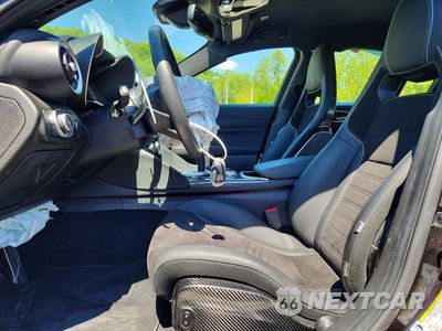 Zdjęcie 7 z 12 samochodu: 2023 ALFA ROMEO GIULIA QUADRIFOGLIO VIN:ZARFAMEVXP7676787 - miniatura