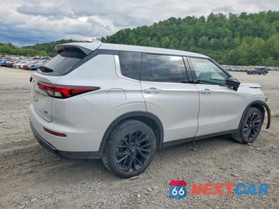 Trzecie zdjęcie samochodu z tyłu: 2024 MITSUBISHI OUTLANDER SE VIN:JA4J4VA88RZ035589 - miniatura
