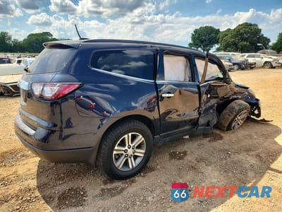 Trzecie zdjęcie samochodu z tyłu: 2017 CHEVROLET TRAVERSE LT VIN:1GNKRHKDXHJ122133 - miniatura