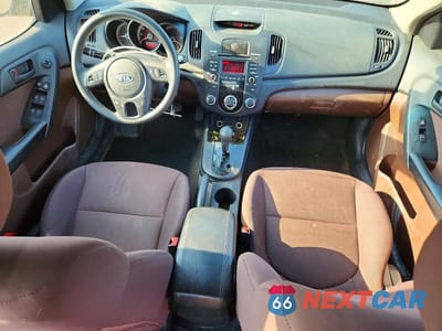 Zdjęcie 8 z 12 samochodu: 2010 KIA FORTE EX VIN:KNAFU4A27A5197076 - miniatura