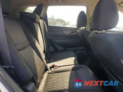 Zdjęcie 11 z 13 samochodu: 2017 NISSAN ROGUE SV VIN:KNMAT2MV7HP502598 - miniatura