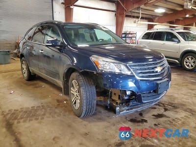 Czwarte zdjęcie samochodu z boku: 2017 CHEVROLET TRAVERSE LT VIN:1GNKVGKDXHJ273415 - miniatura
