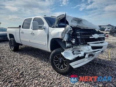 Czwarte zdjęcie samochodu z boku: 2011 CHEVROLET SILVERADO K2500 HEAVY DUTY LTZ VIN:1GC1KYE86BF102883 - miniatura
