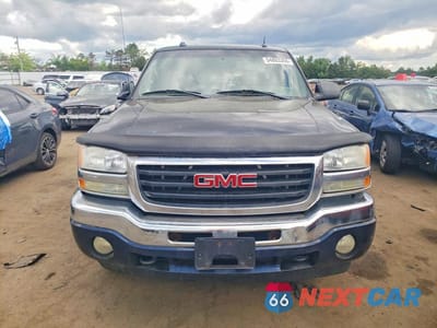 Piąte zdjęcie samochodu w środku: 2005 GMC NEW SIERRA K1500 VIN:2GTEK19B551245995 - miniatura