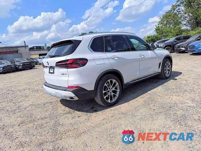 Czwarte zdjęcie samochodu z boku: 2026 BMW X5 XDRIVE40I VIN:5UX23EU09T9299011 - miniatura