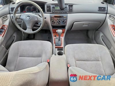 Zdjęcie 8 z 12 samochodu: 2005 TOYOTA COROLLA LE VIN:1NXBR32E95Z423812 - miniatura
