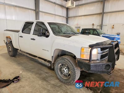 Czwarte zdjęcie samochodu z boku: 2011 CHEVROLET SILVERADO K2500 HEAVY DUTY VIN:1GC1KVCG0BF240654 - miniatura
